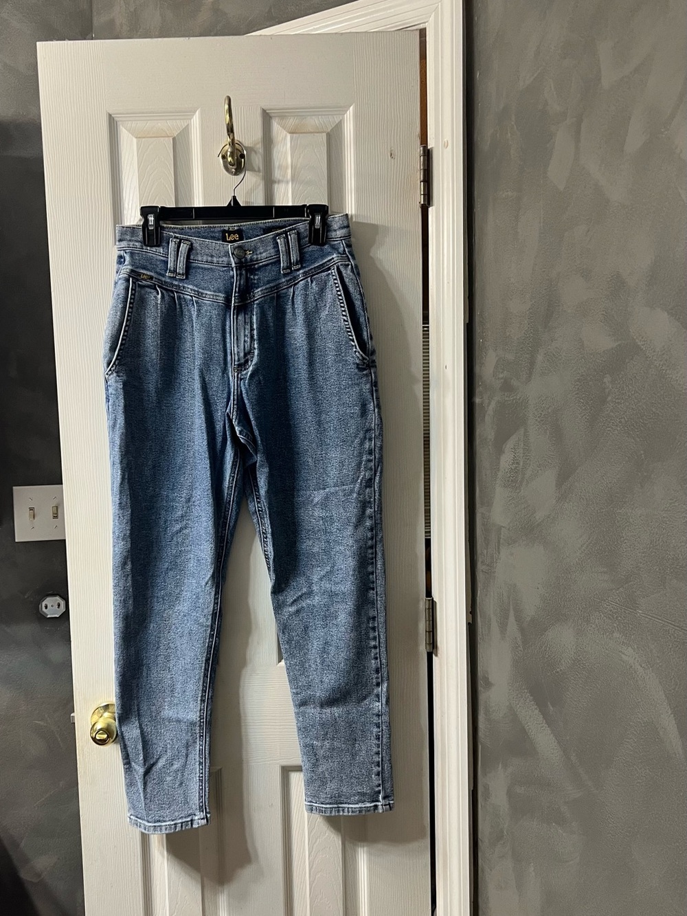 Vintage Lee Acid-Wash High-Rise Mom Jeans – Women’s 28